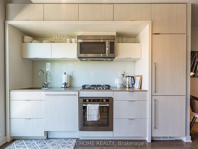 130 Rusholme Rd #202 — Photo 7