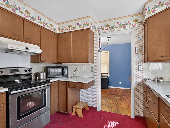 4th image of 1000 S Higby St