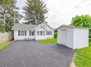 237 Heberle Rd, Rochester, NY 14609