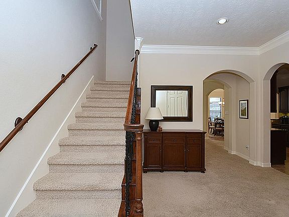 4th image of 3026 Royal Oaks Crst