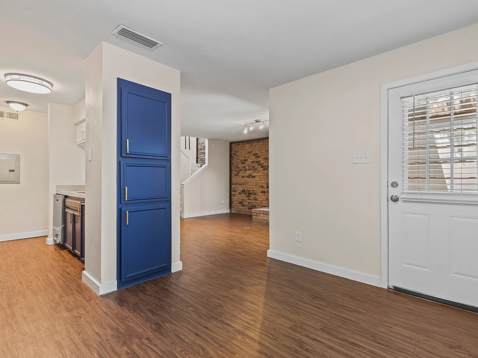 3 bed, 1350 sqft, $1,750 — Photo 4