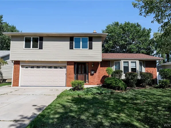 41 Mahogany Dr, Buffalo, NY 14221