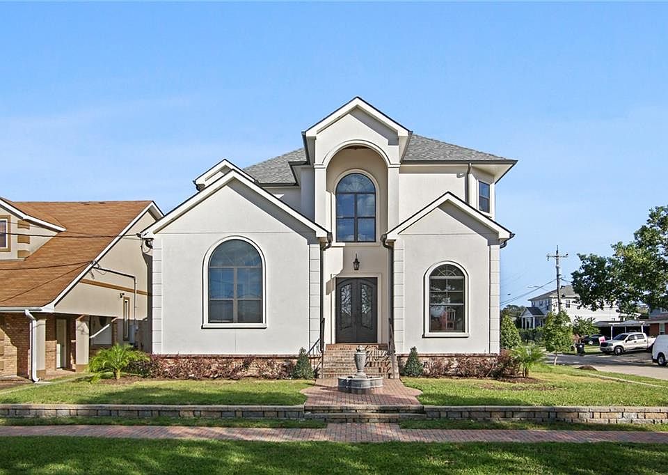 1st image of 6739 Bellaire Dr