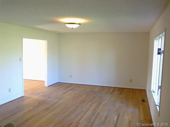 4th image of 124 Charleston Dr