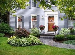 118 Shadow Wood Dr, East Amherst, NY 14051