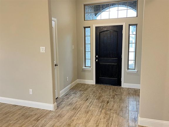 Inviting front entry