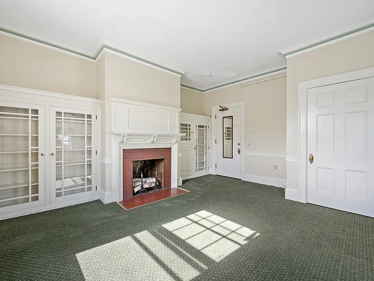 7 Oak St #307 — Photo 3