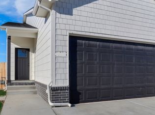 5299 N Pinecrest Cir #1, Wichita, KS 67220