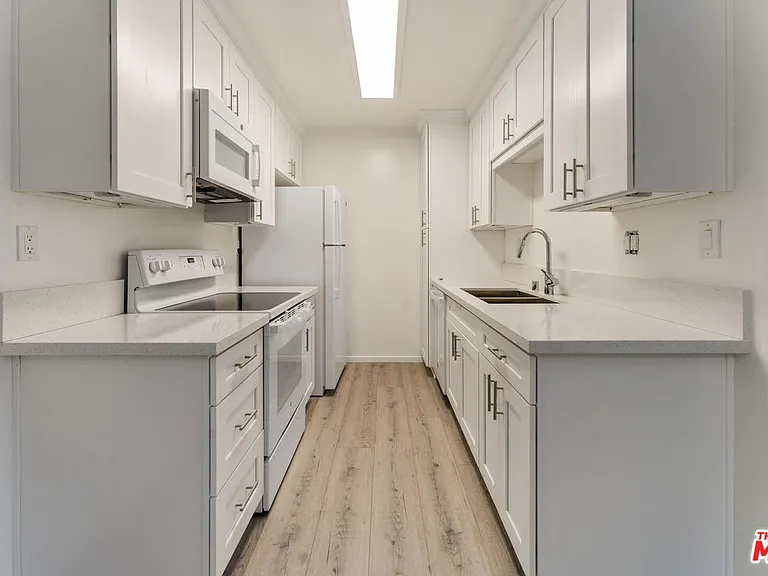 1114 12th St #206 — Photo 11