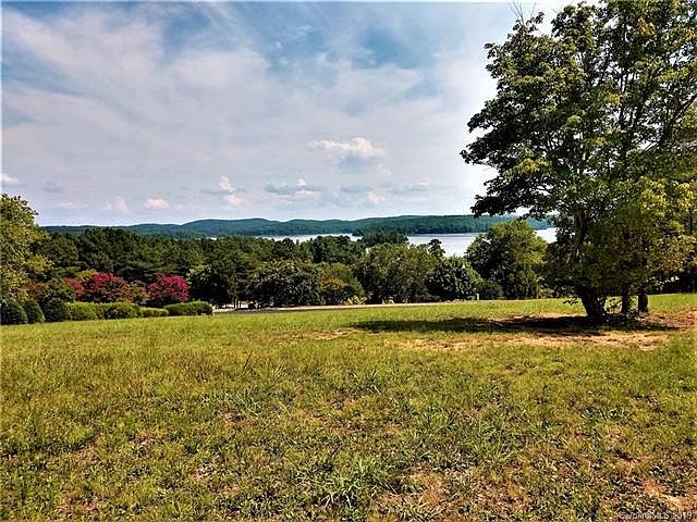 2nd image of 105 Moss Bank Ct