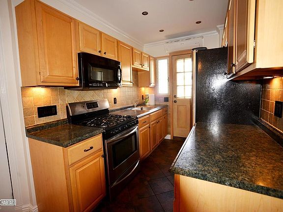 3rd image of 2820 49th St #1