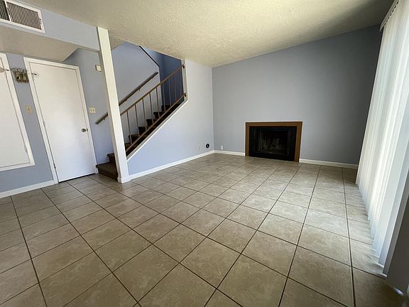 3rd image of 3621 Wellesley Dr NE APT C