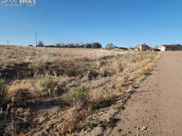366 E Greenway Dr, Pueblo West, CO 81007
