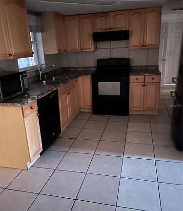 5th image of 3208 Kilburn Rd