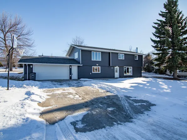 1033 Heritage Dr, Washburn, ND 58577