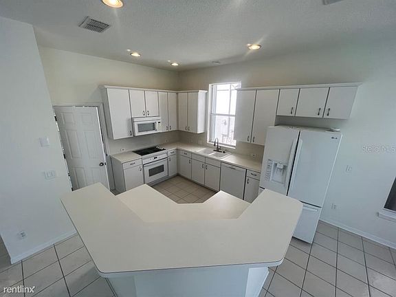 4th image of 2712 Scarborough Dr