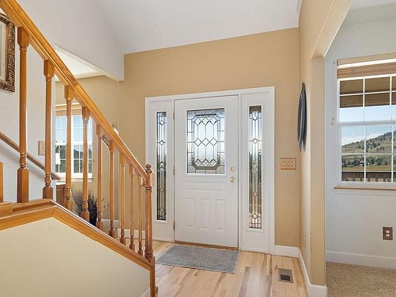 3rd image of 3244 Huckleberry Way