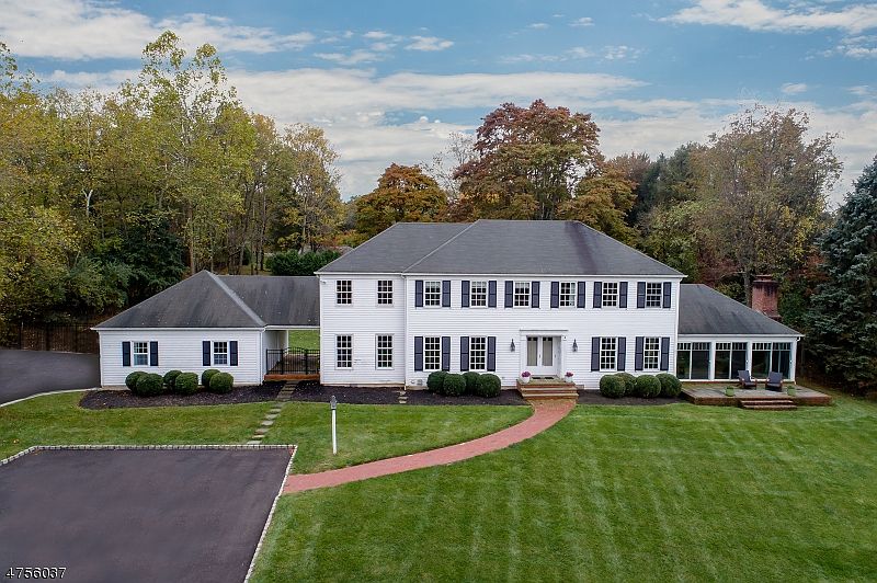 Gracious Colonial