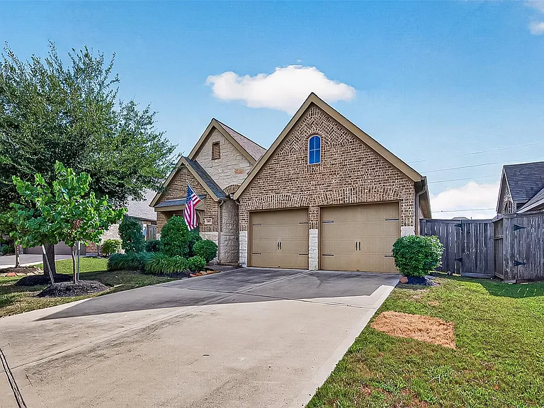 2107 Cinnamon Teal Cir — Photo 1