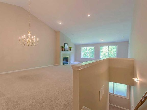 3rd image of 323 Miami Lakes Dr