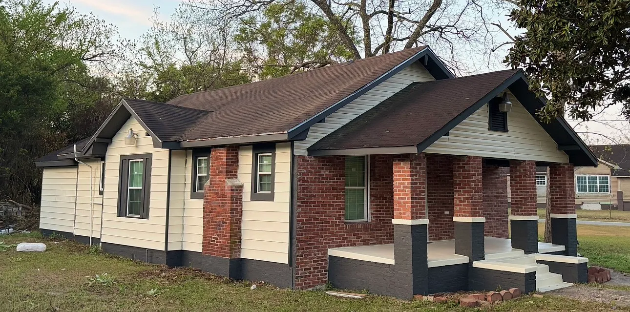 2 bed, 1088 sqft, $1,300 — Photo 1