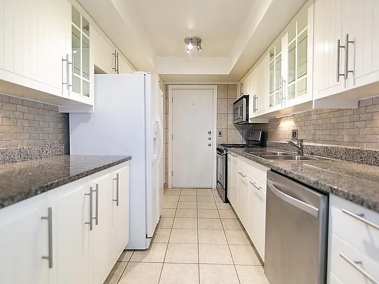6851 Roswell Rd #D10 — Photo 10