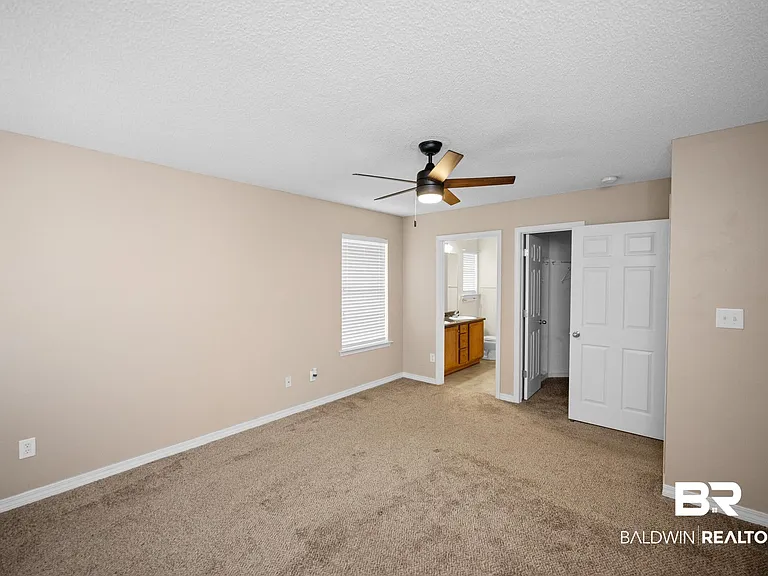 13097 Concord Dr E — Photo 11