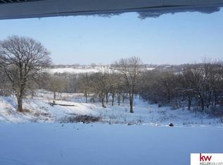 5858 Rocky Ln, Fort Calhoun, NE 68023