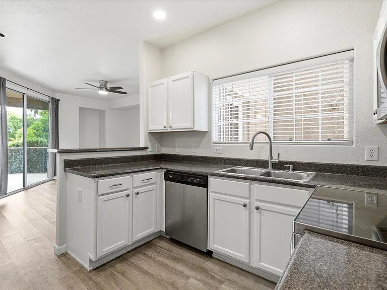 1633 E Lakeside Dr #63 — Photo 7
