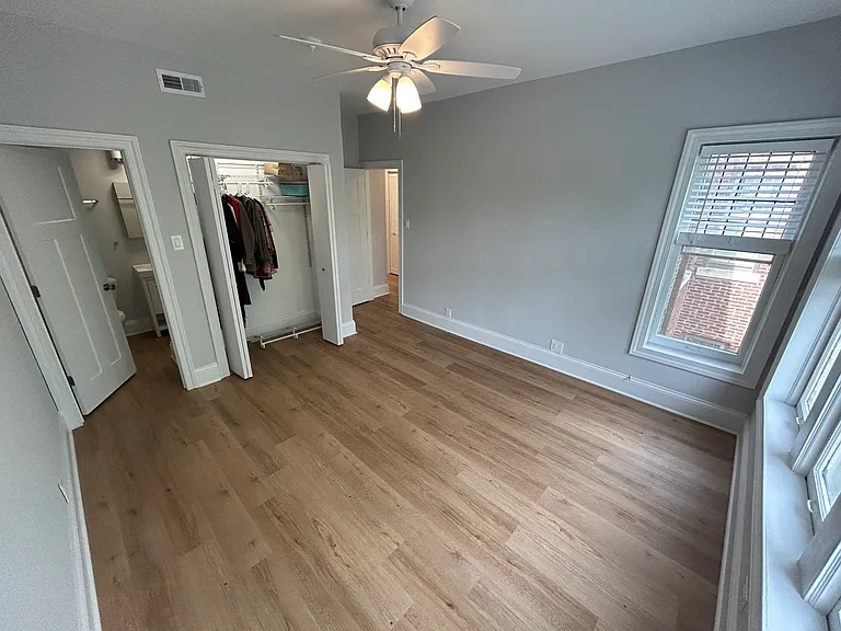 1303 W Roscoe St #2 — Photo 7