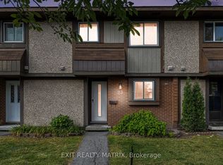 23 Pickford Dr, Ottawa, ON K2L 2C1