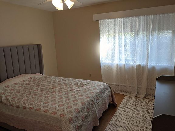4th image of 611 Watertown St #U11