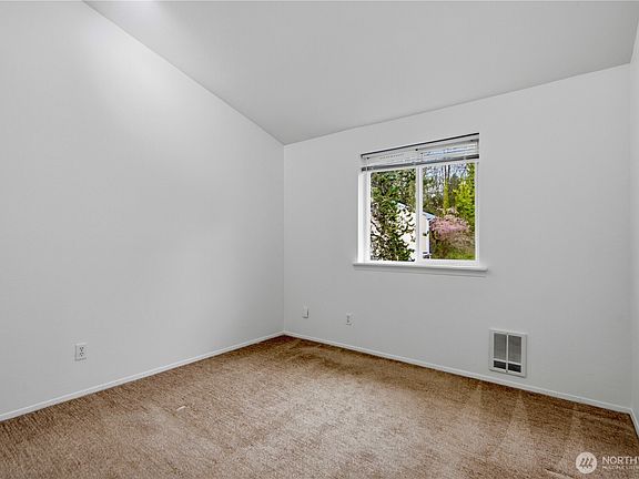 3rd image of 833 SW Sunset Boulevard #J-51