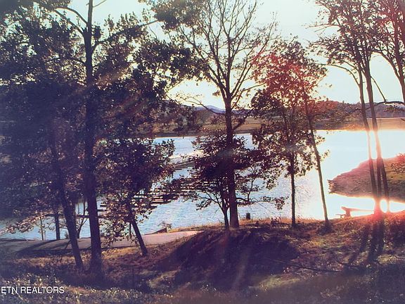3rd image of 379 Sunset Vw