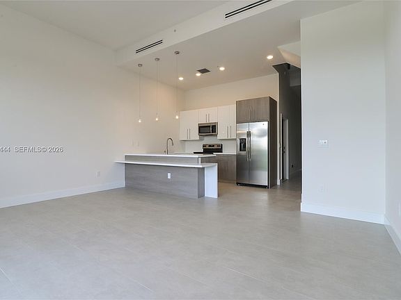 4th image of 4413 NW 9th St