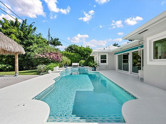5th image of 518 SW South Carolina Drive
