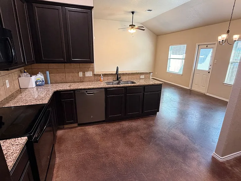 708 Saengerhalle Rd — Photo 11