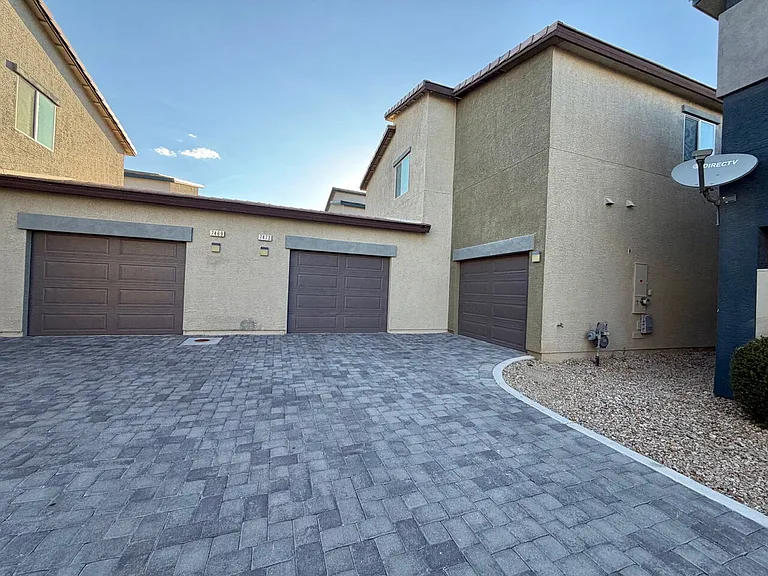 7473 Garnet Moon St — Photo 95