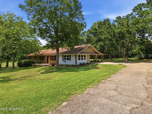 4th image of 9260 Pinecrest Dr