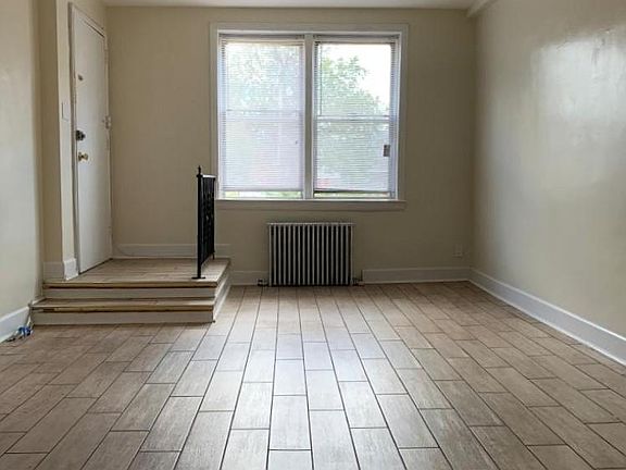 2nd image of 1112 Sheridan Ave APT A