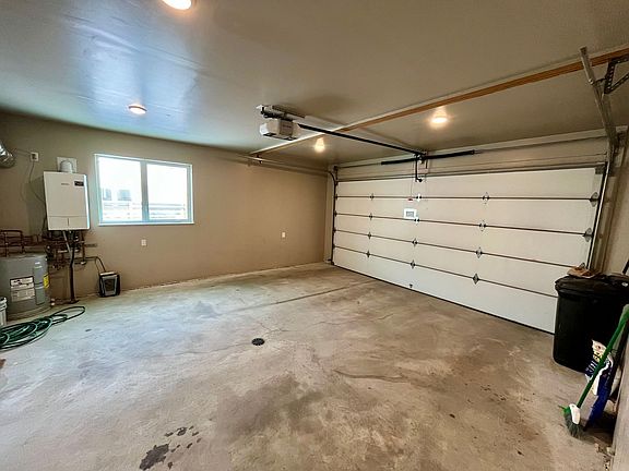 3rd image of 1384 D St