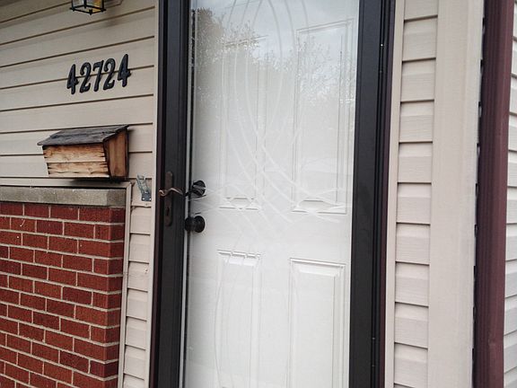 2nd image of 42724 Loni Dr