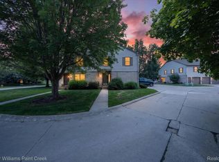 35108 N Bay Cir, Harrison Township, MI 48045