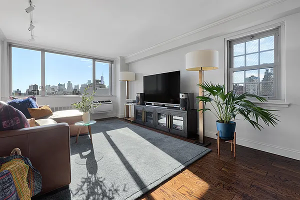 Sold by Compass | media 21