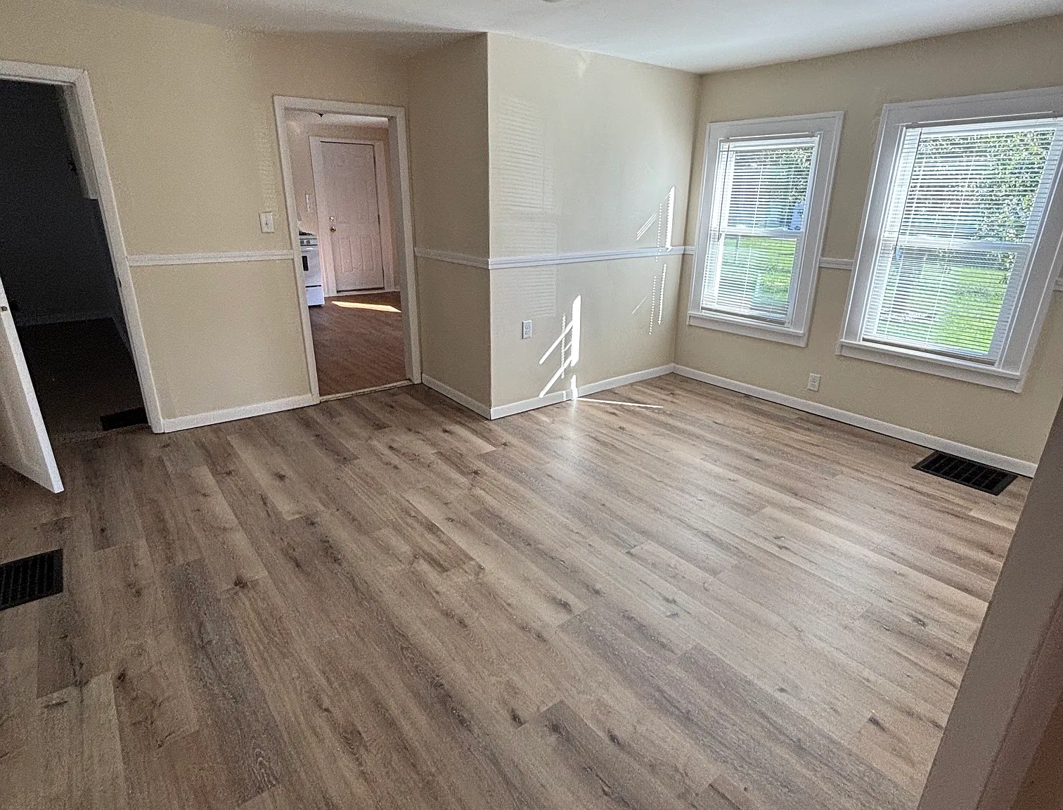4 bed, $1,895 — Photo 4