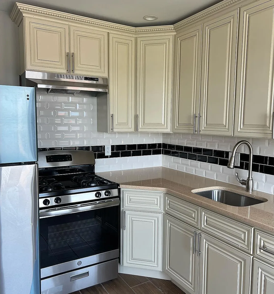 674 Bleecker St — Photo 2