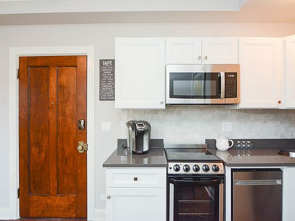4th image of 640 W Wrightwood Ave #312