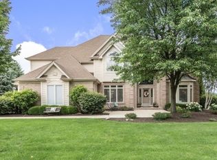 55 N Royal Oaks Dr, Bristol, IL 60512