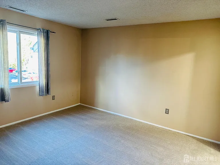 1006 Aspen Dr — Photo 1