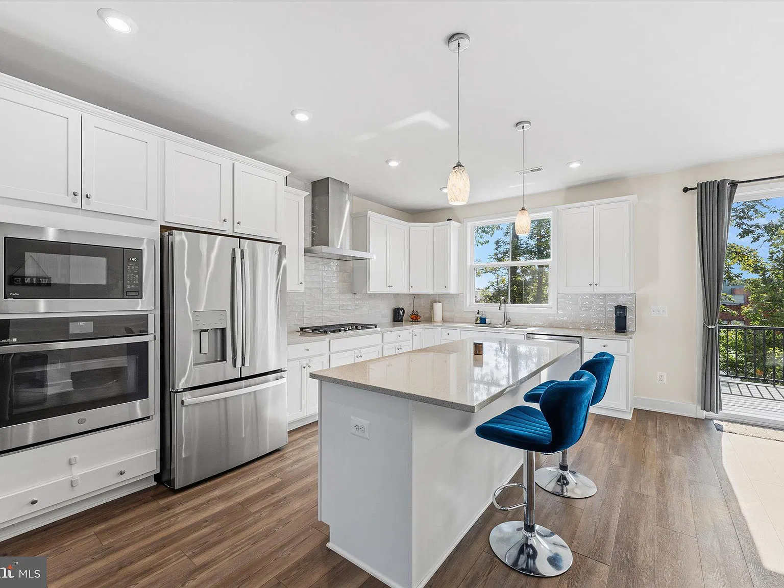 4 bed, 3.5 bath, 2601 sqft, $4,000 — Photo 4